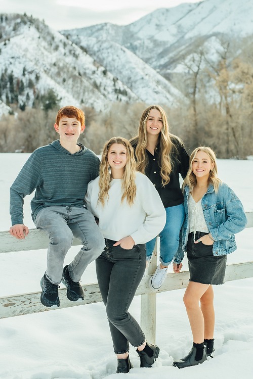 Winter Family Photographer in Utah County